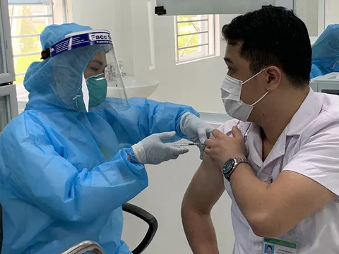 Công điện của Bộ Y tế: Nghiêm cấm thu tiền tiêm vắc-xin Covid-19 dưới bất kỳ hình thức nào