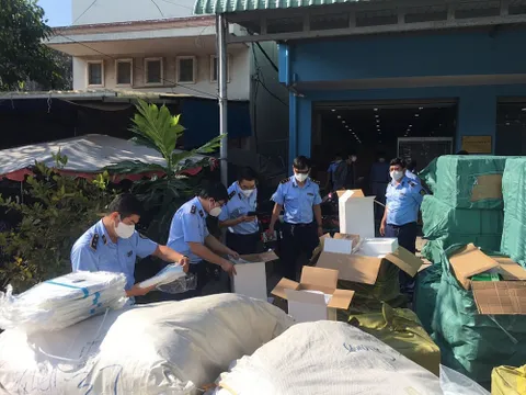 TP.HCM bắt giữ 300.000 vật tư y tế không chứng từ chờ tiêu thụ