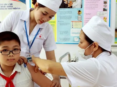 Gấp rút chuẩn bị tiêm vắc xin cho học sinh